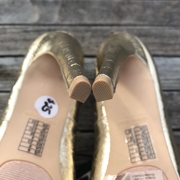 NWT - FOREVER 21 Pumps (LS-13) - Picture 5 of 8